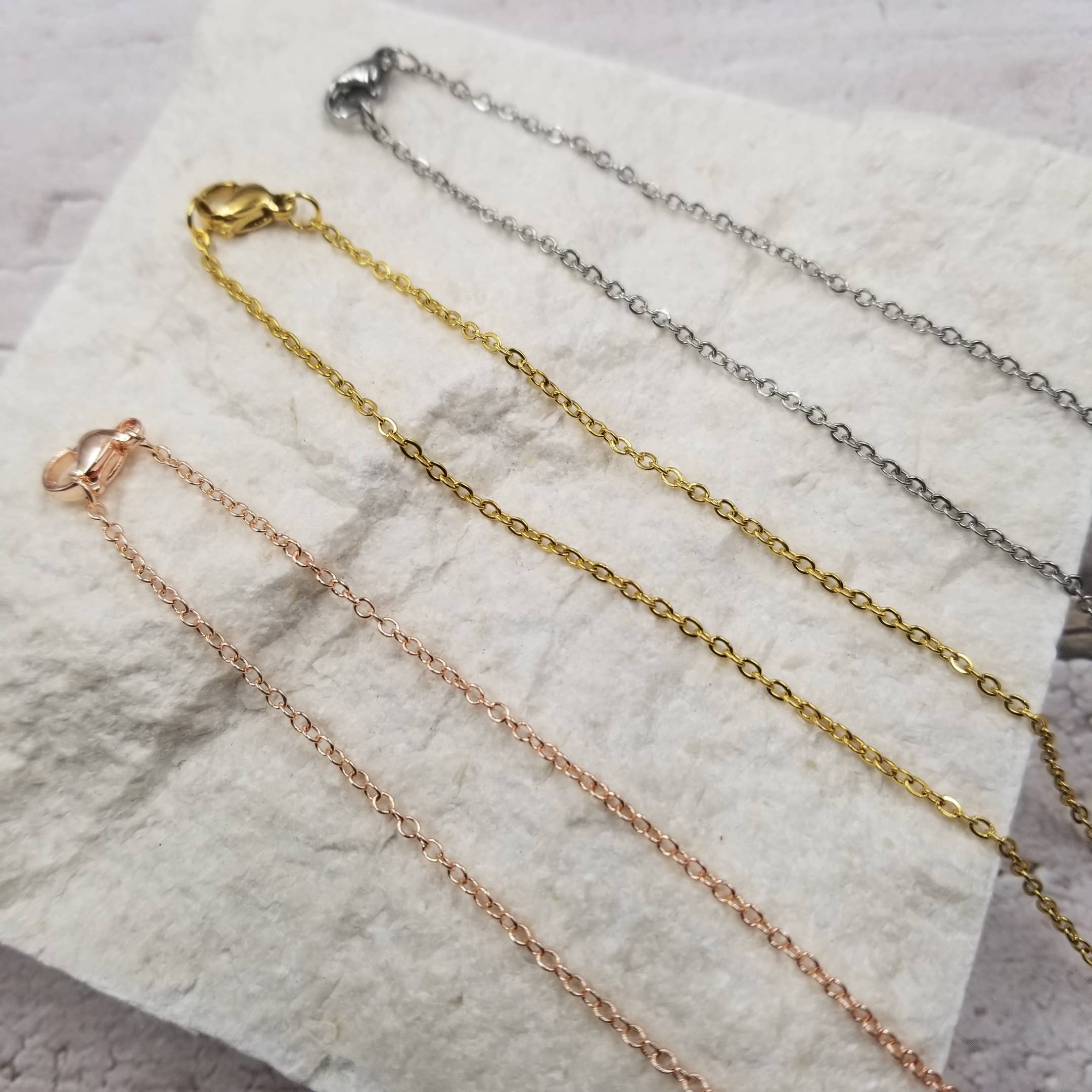 Treasure Wholesale - Vendita all'ingrosso Collana con ciondolo/pendaglio - Collana Mountain Cutout3