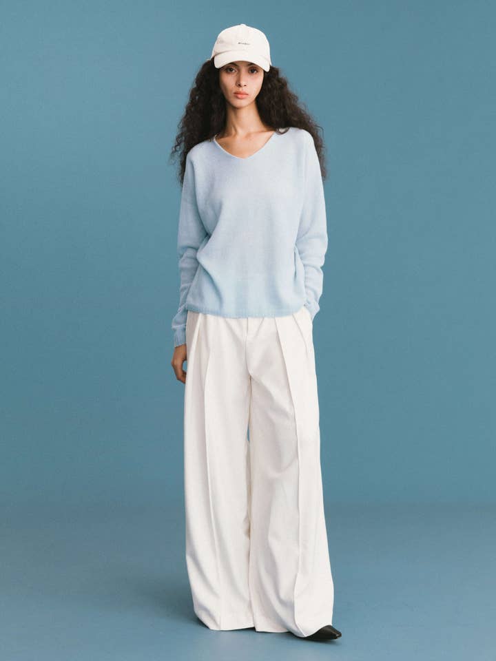 CUBIC – wholesale Knitted jumper – Women′s – ONE BY CUBIC Boxy 100% Sheep Wool Knitwear Jumper15