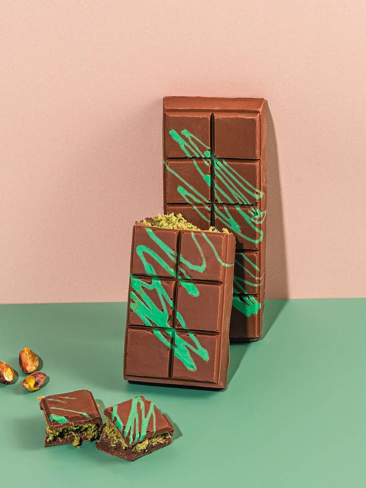 Dubai Pistachio Chocolate Bar for wholesale by palm bites