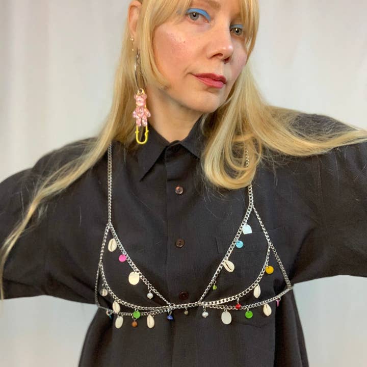 Maßgefertigtes BH-Top mit Muschelkette für den Großhandel von Shop Journal Vintage