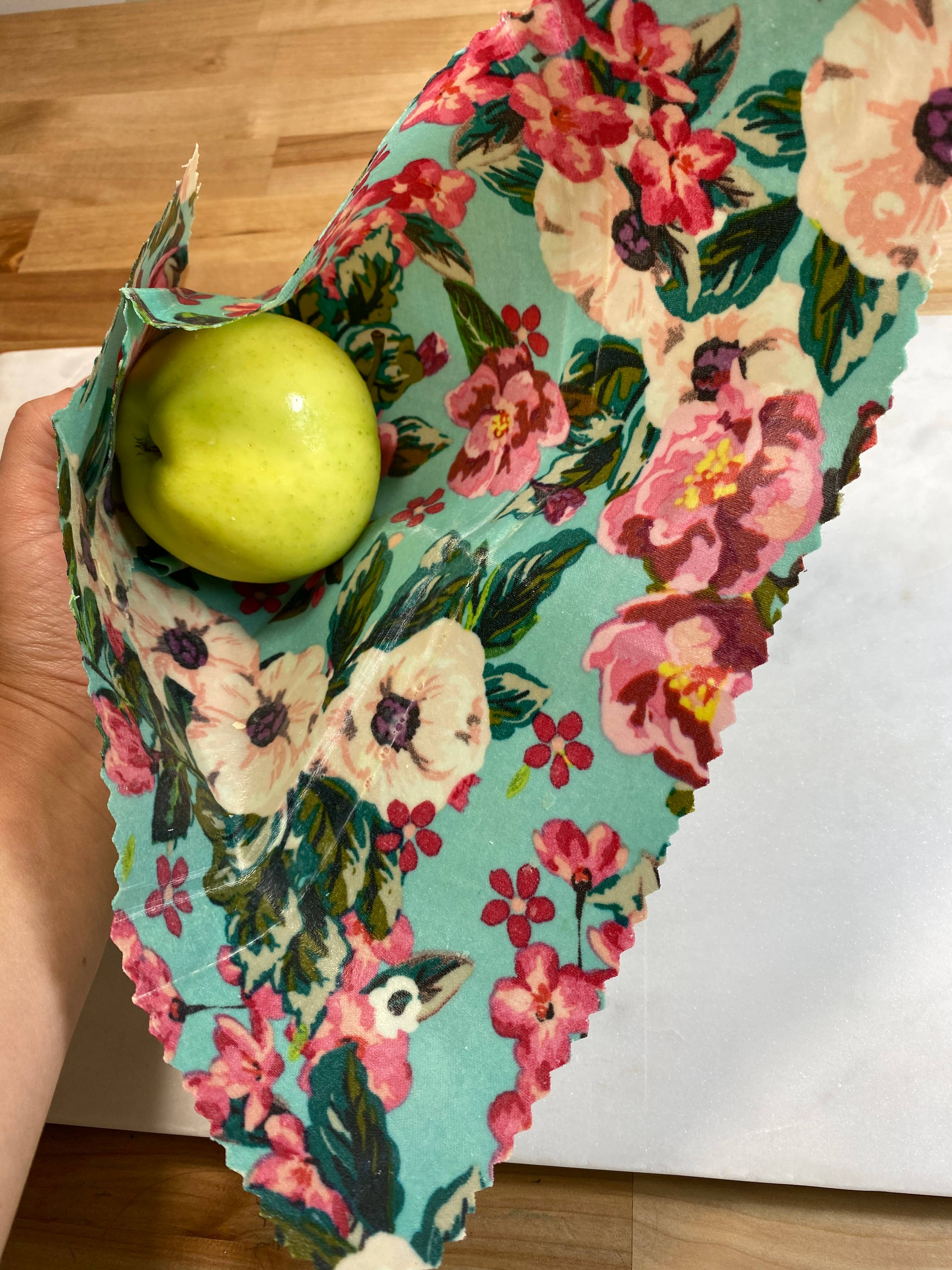 GreenLife Apothecary - Wholesale Food Storage Wrap/Bag - 1 Medium Beeswax Food Wrap, Random Pattern, eco friendly6