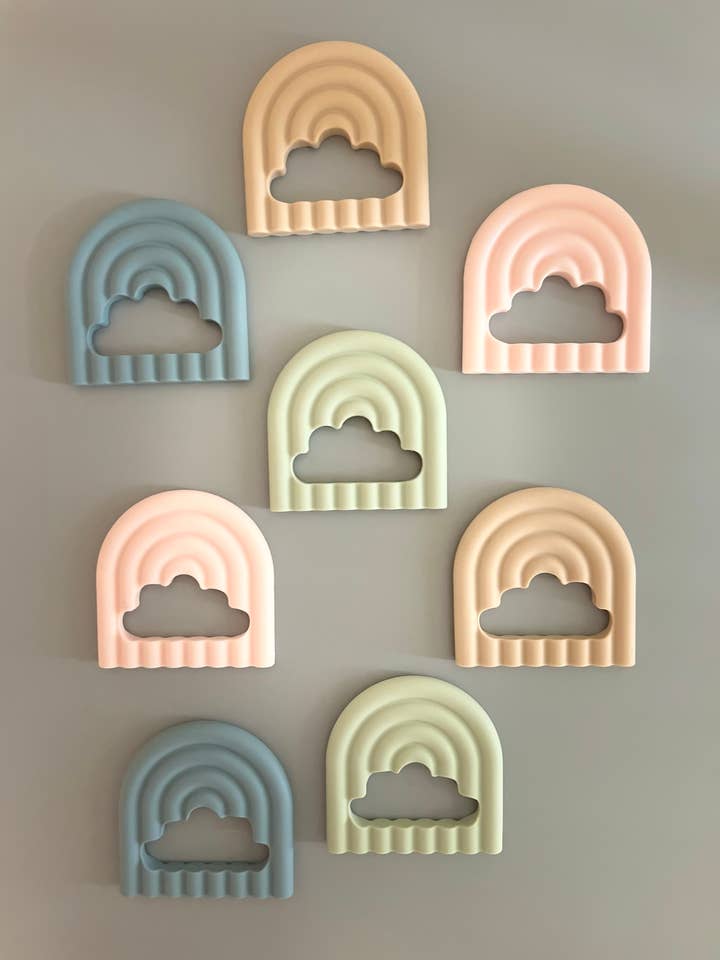 NUEVO mordedor de silicona Rainbow para venta al por mayor de Three Hearts & Co./EMO & CO.