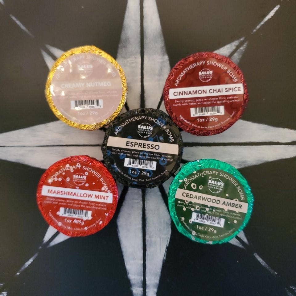 Salus - Vente Bombe de douche/galet bien-être pour la douche - Bombe de douche Ambre Cedarwood1