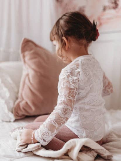 Blondeforet langærmet bodystocking til særlige lejligheder for engroshandel hos Tate & Adele