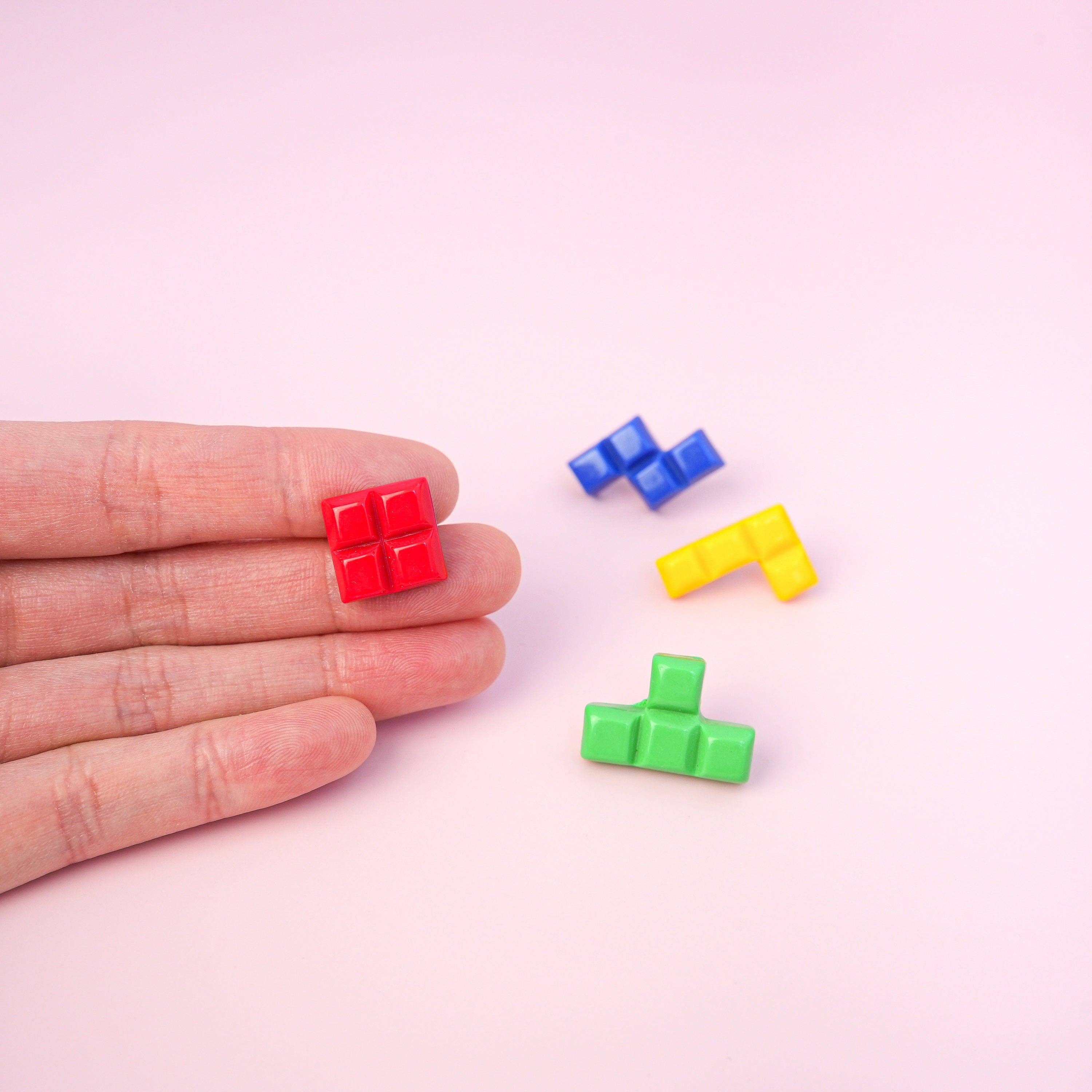 Mini Story Co – wholesale Nål och knapp för kavajslag – Retro Gaming Pin | Färgglad pusselbrosch | 80-talets tillbehör | Retro Kidcore Pins | Pixel Art | Gaming Nostalgia Pins | Iconic Gaming5