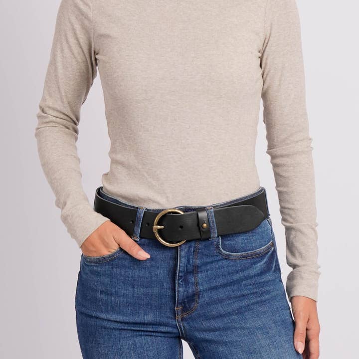 Amsterdam Heritage Belts, Bags, Apparel & Jackets EU - Wholesale Belt - Women's - Pip 2.0 | Vintage Gold Circle Buckle Leather Belt Women