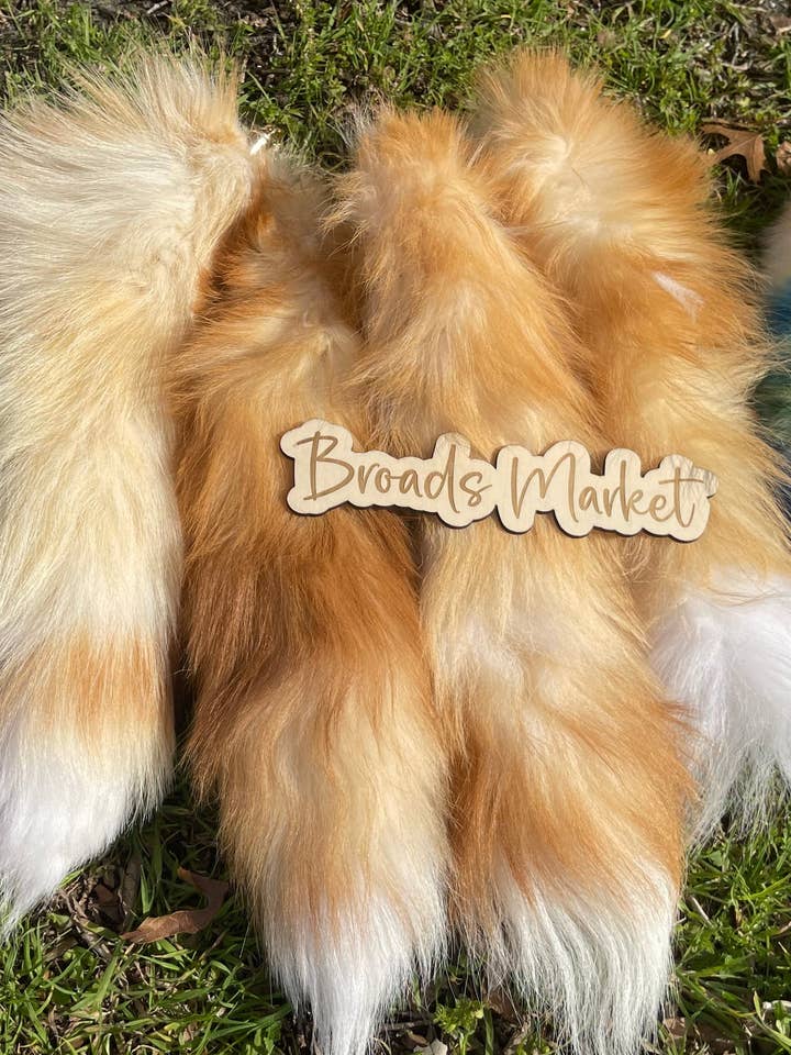 Rode XL vossenstaarten voor wholesale door Broads Market