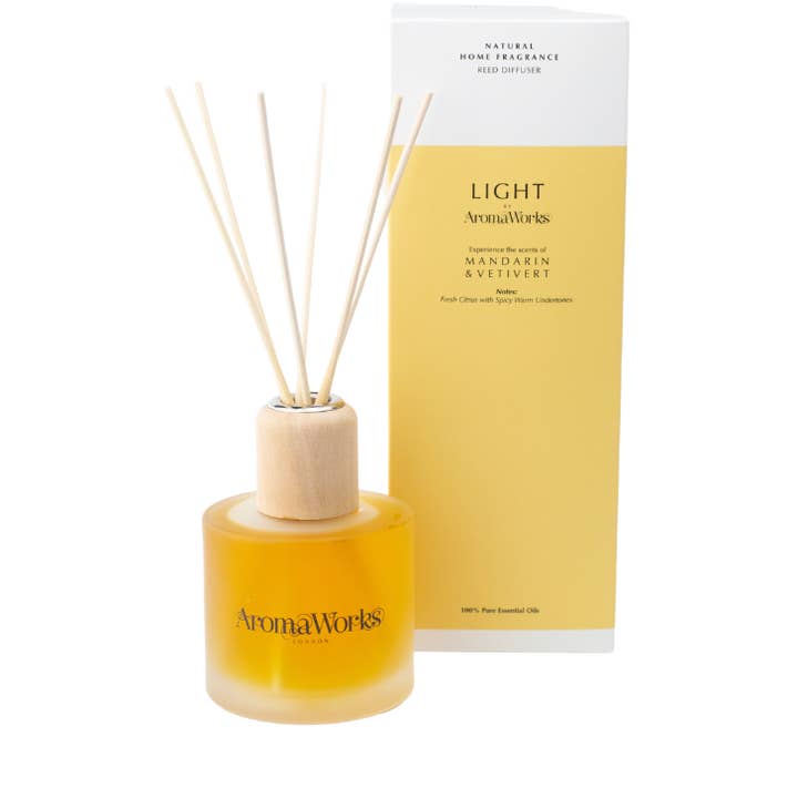 Ljusintervall - Mandarin & Vetivert Reed Diffuser 200ml för wholesale av AromaWorks London