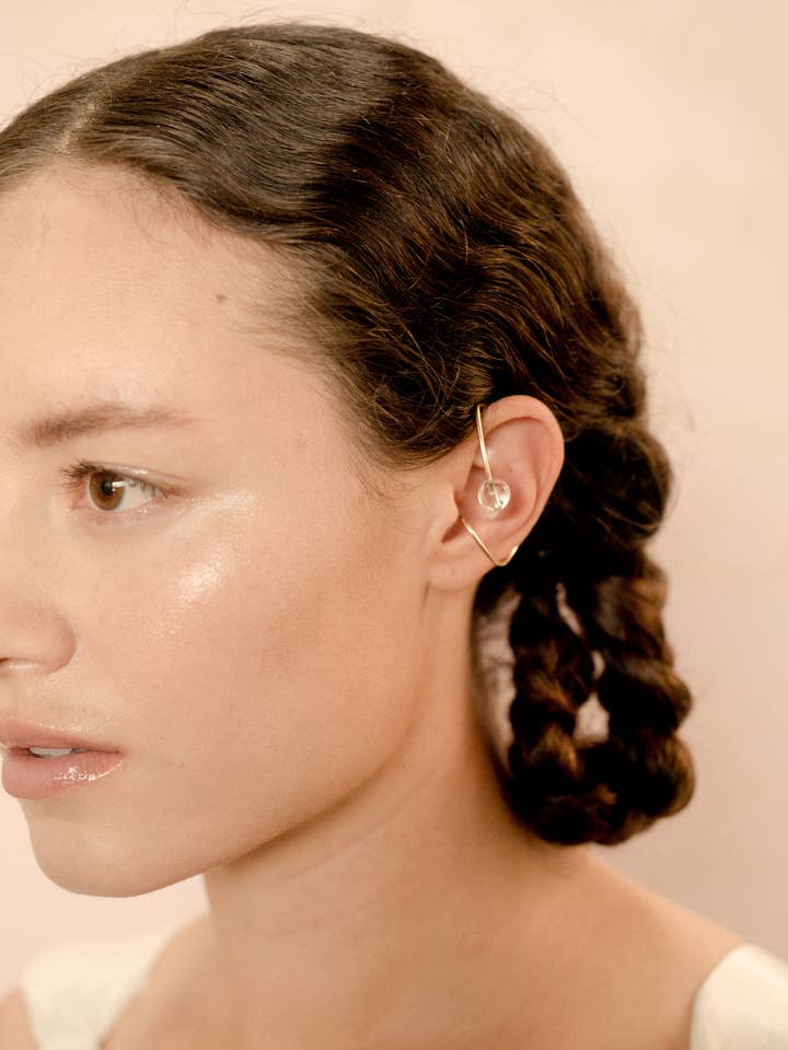 Orecchino Singolo in Quarzo Trasparente Placcato in Oro 14K Kuna per la vendita all'ingrosso da parte di Eyde