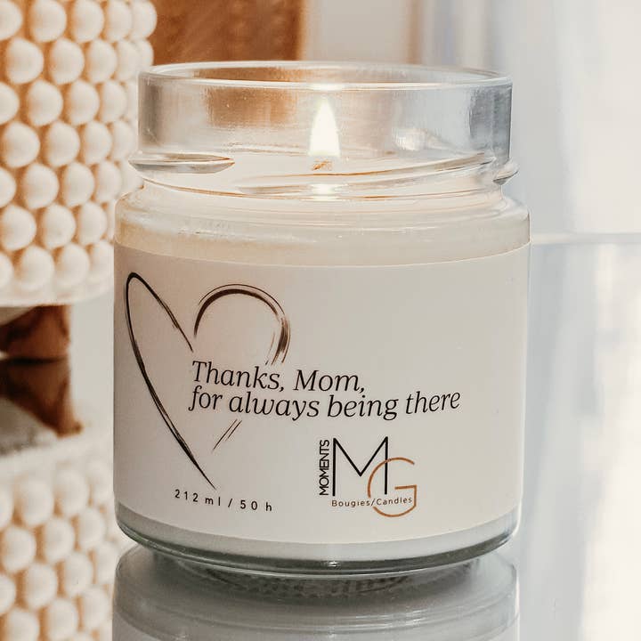 Tak, mor, for altid at være der Soy Candle for engroshandel hos Moments MG