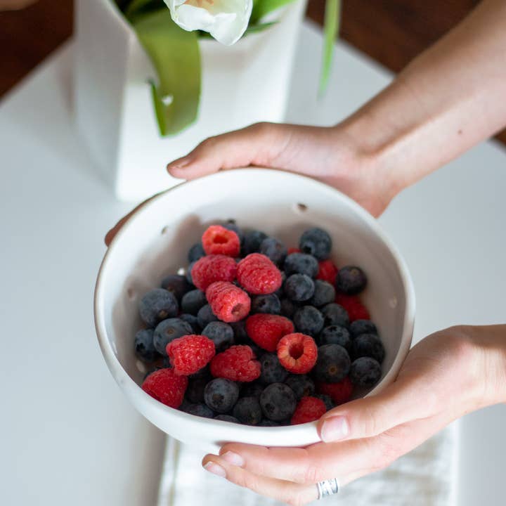 Niik Creative Co. - Wholesale Colander - Berry Bowl - Handmade Porcelain Ceramic Colander1