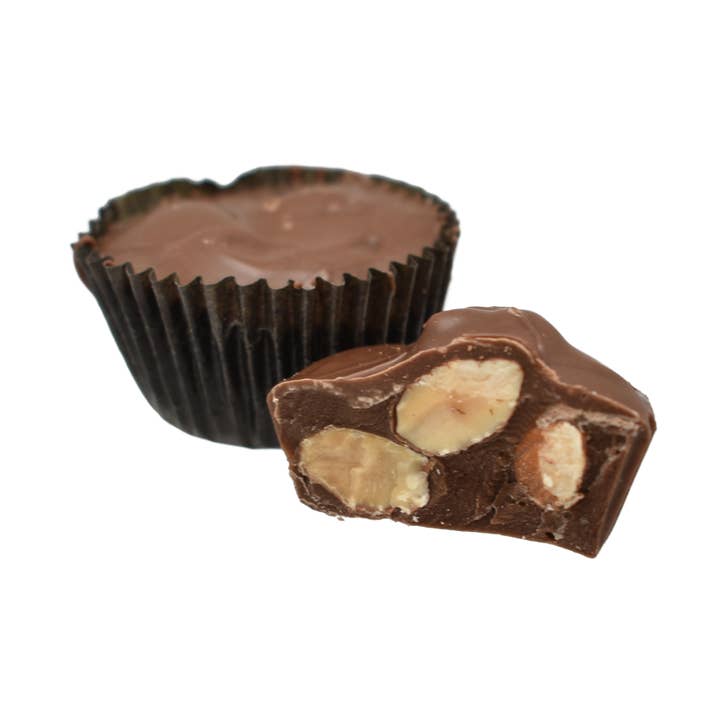 Chocolat au lait en grappes d'amandes en vrac pour la vente par Spokandy Chocolatier