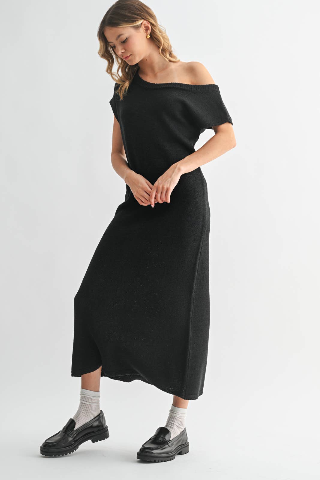 Wishlist Apparel - Wholesale Dress - Women's - SCOOP NECK KNIT SWEATER MIDI DRESS / WL25-115355