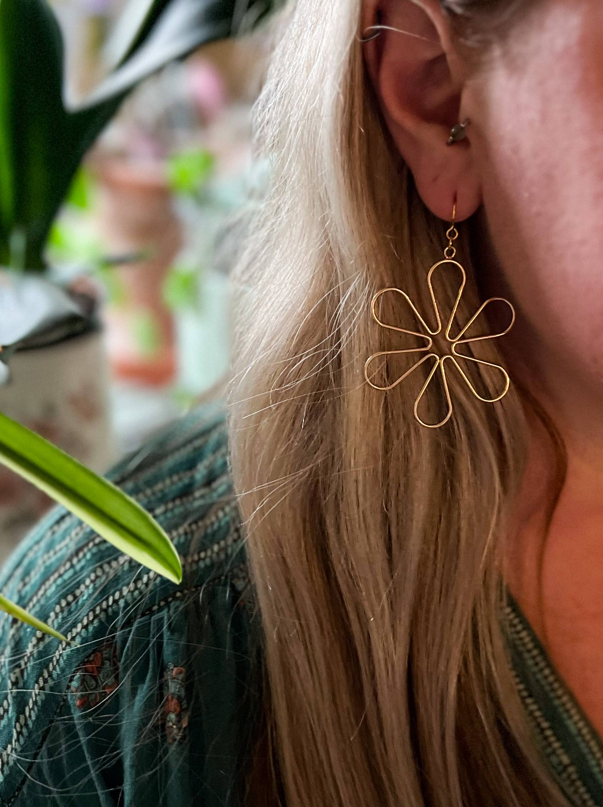 Natalie Clare Collections - Wholesale Dangle Earrings - Flower Power Earring3