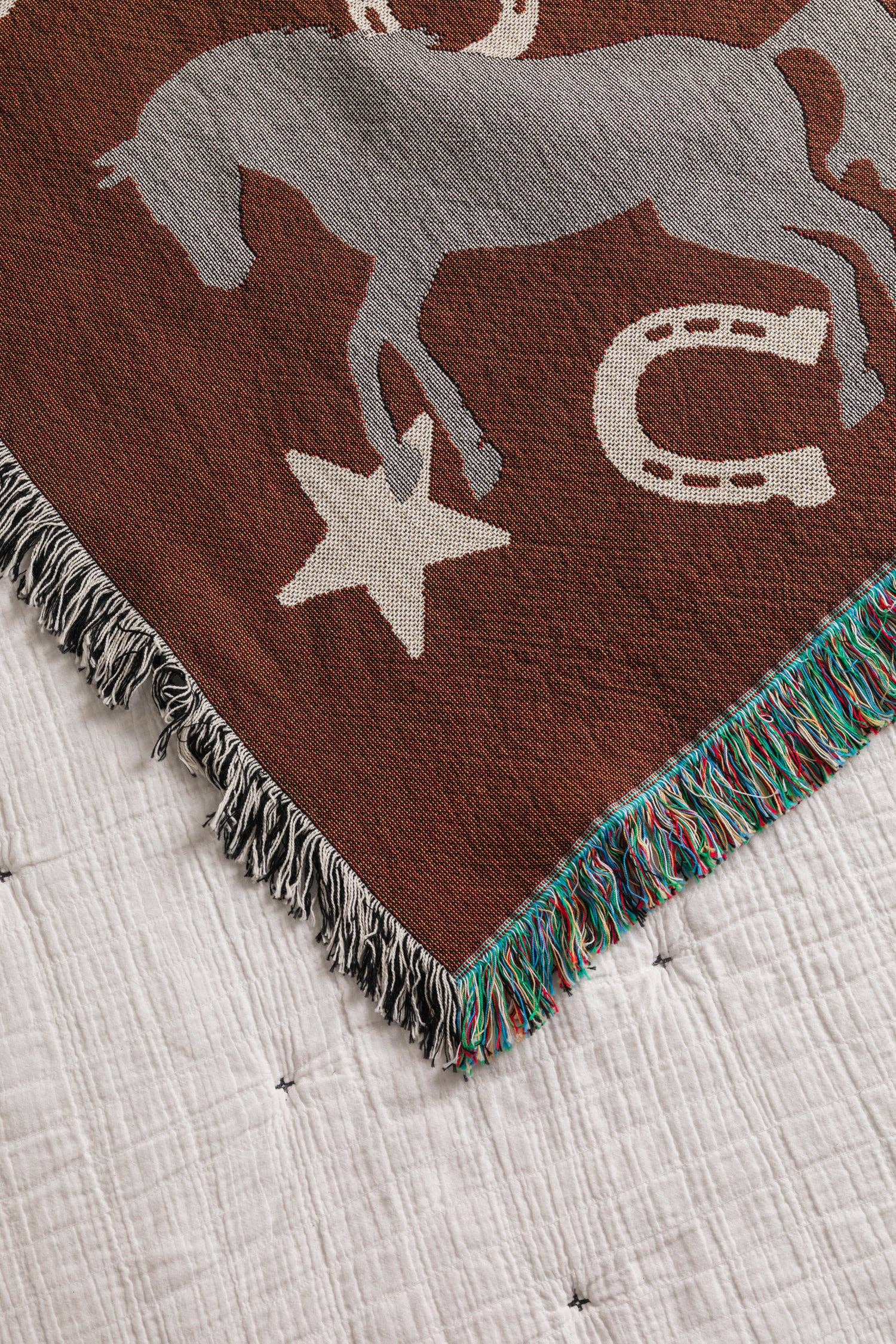 Good Merchant Co - Wholesale Throw Blanket - Wild Horse Western Throw Blanket - Brown1
