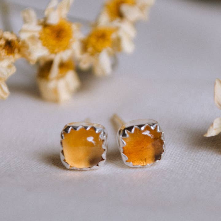 Citrine Studs and other Purchase Wholesale witte mokken. Free Returns & Net 60 Terms on Faire trending on Faire.