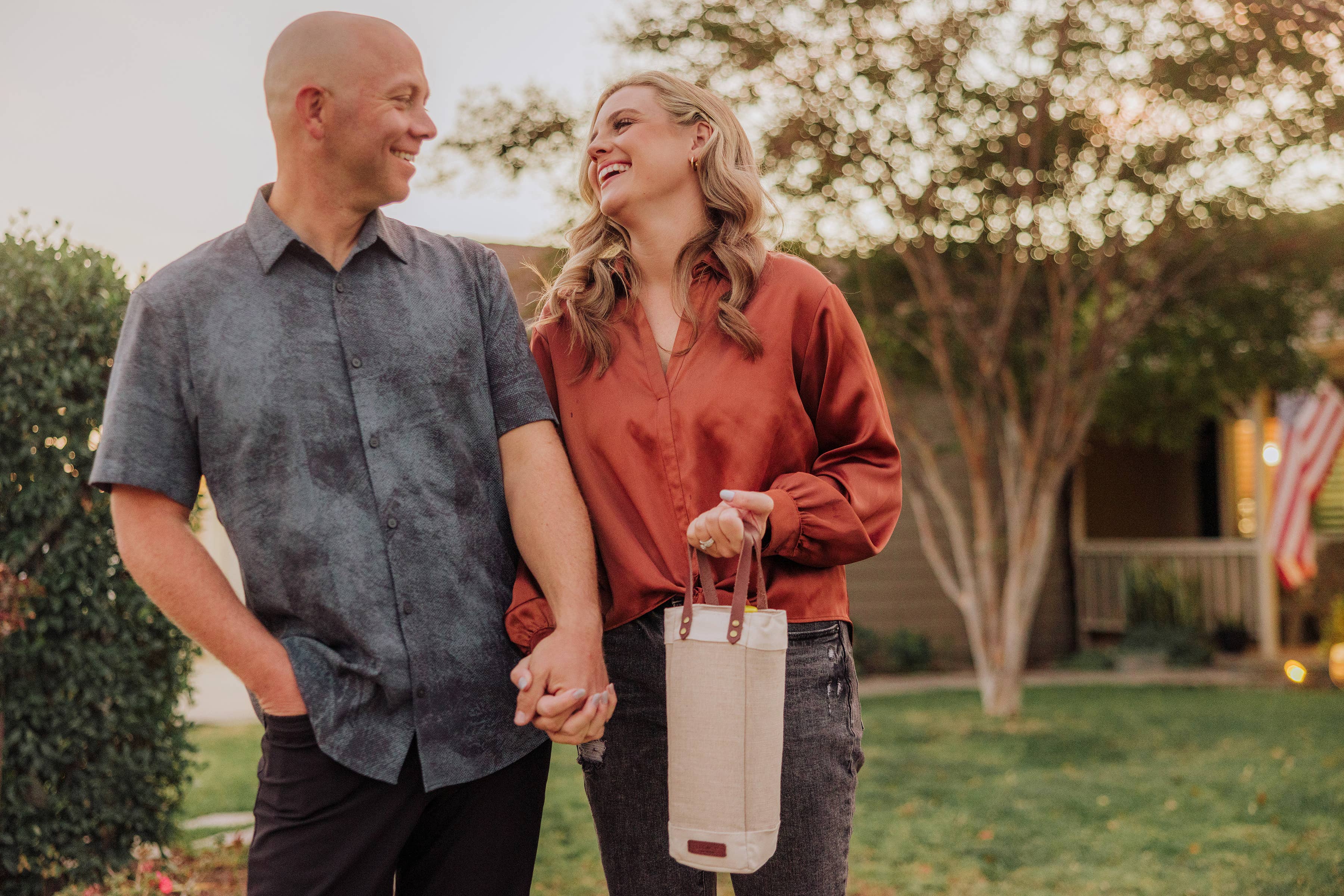 Picnic Time Family of Brands - Wholesale Wine Tote - Pinot Jute Single Bottle Insulated Wine Tote Bag1