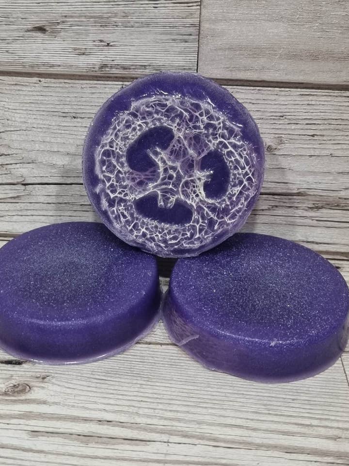 Moondust Loofah Seifenriegel für den Großhandel von The Soap Sisters
