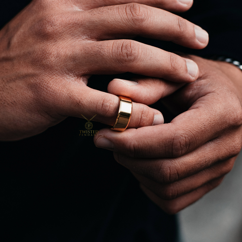 Twistedpendant – wholesale Band/stacked ring – Mirrored Band Ring - Gold1