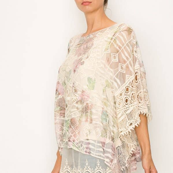 Top de Poncho de Croché Ornado com Detalhes Geométricos Bordados -1139 NAT/GRANDE ROSA por atacado de Origami Apparel ~ Lace and Crochet inspired