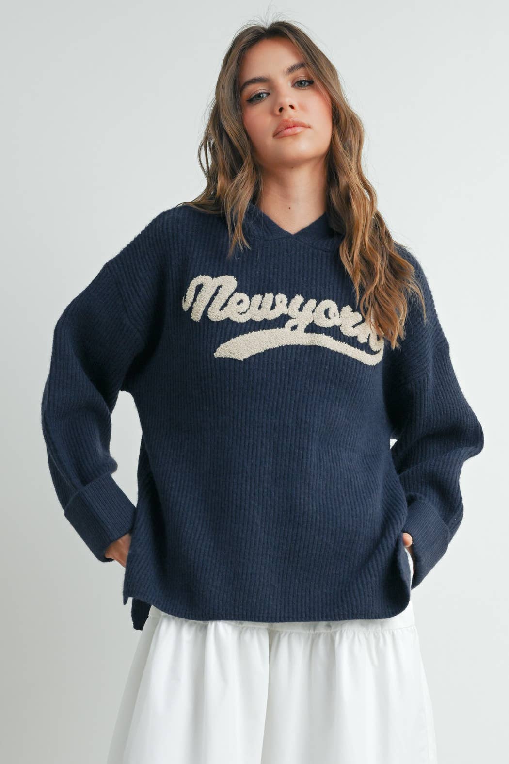 BUTTERMELON - Venta al por mayor Jersey de punto - Mujer - Jersey con capucha bordado de Nueva York - BMW727718