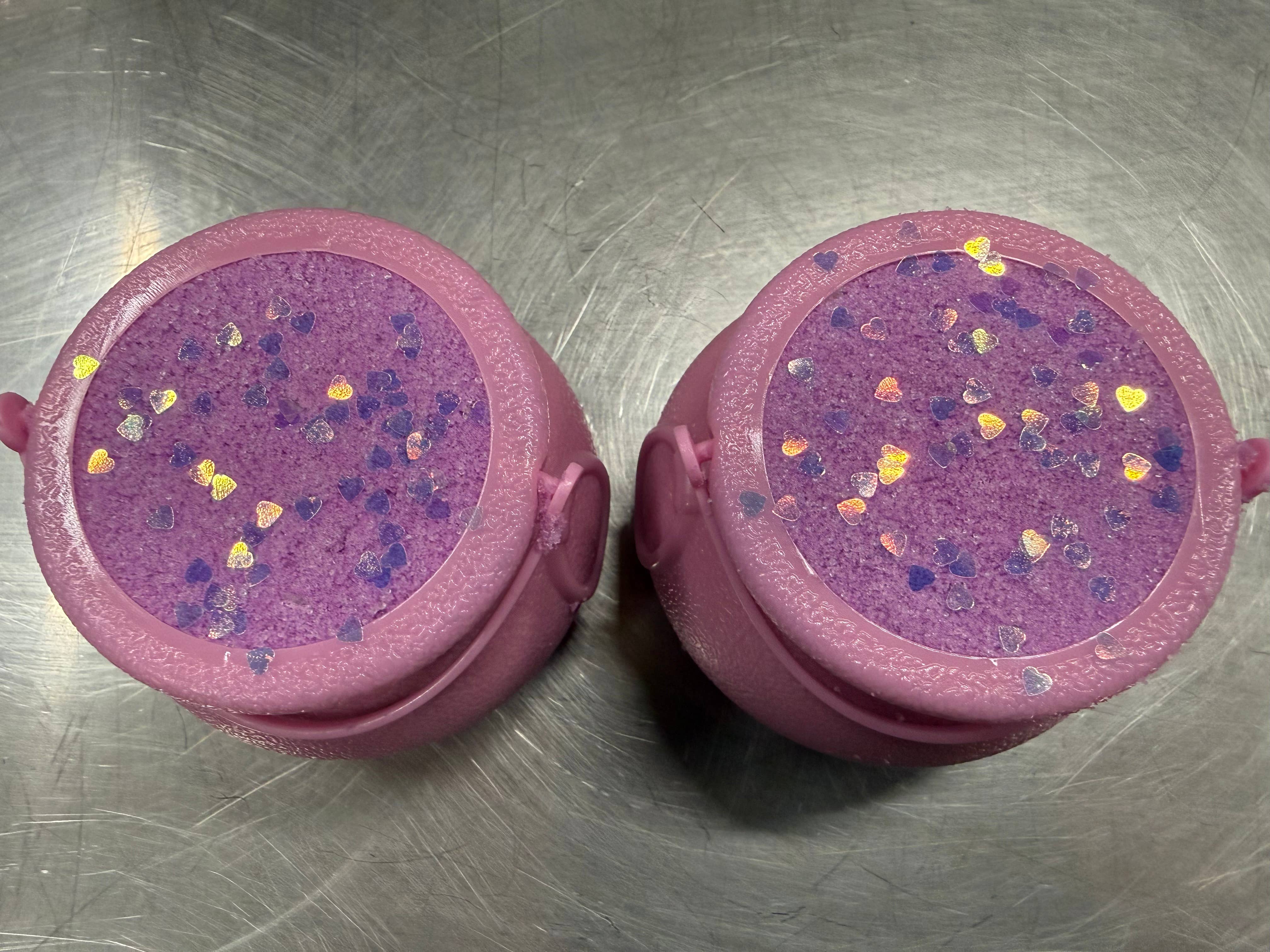 Wicked Bubbles LLC - Wholesale Bath Bomb/Fizz - Red agate heart inside Bath bomb-4.7 oz-LOVE SPELL cauldron 2