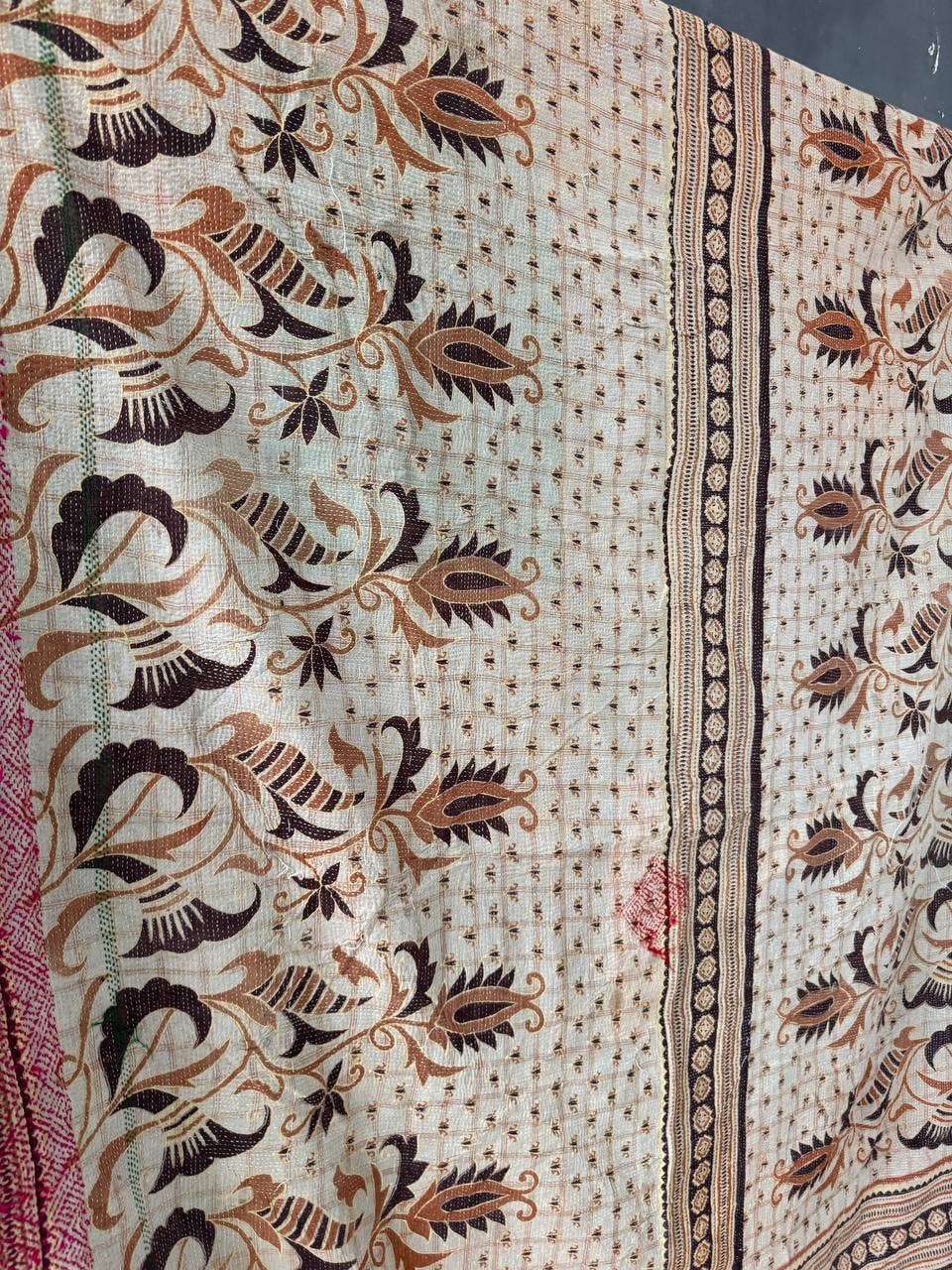 bhavnas boutique – Engroshandel Quiltet tæppe – Rustik bomulds-kantha-tæppe vintage sengetæppe quilt4