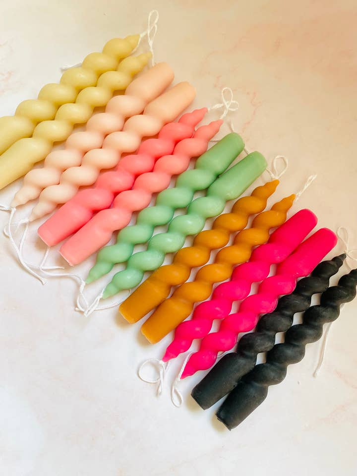 Chandelier torsadé en cire d'abeille conique de 7 po - paquet de 2 pour la vente par Maple + Love