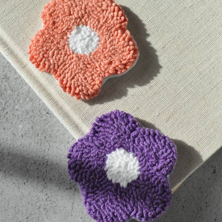 TheMellys – wholesale Car coaster – women's – Cute Flower Car Coaster | Hand Tufted Daisy Coaster4