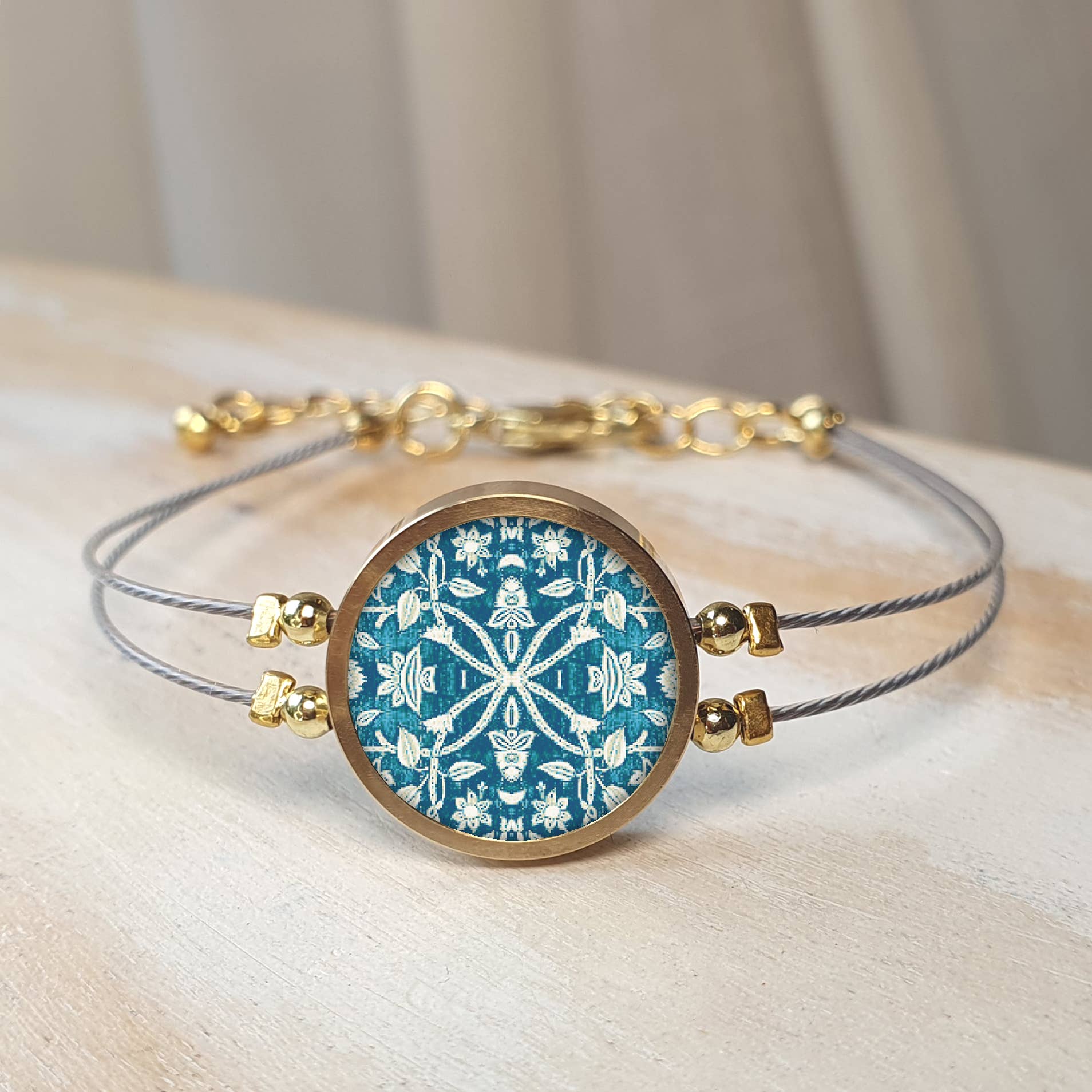 Noa Jewellery – wholesale Charm/dangle bracelet – Round Ceramic Bracelet, Gold Plated Stainless Steel Frame22