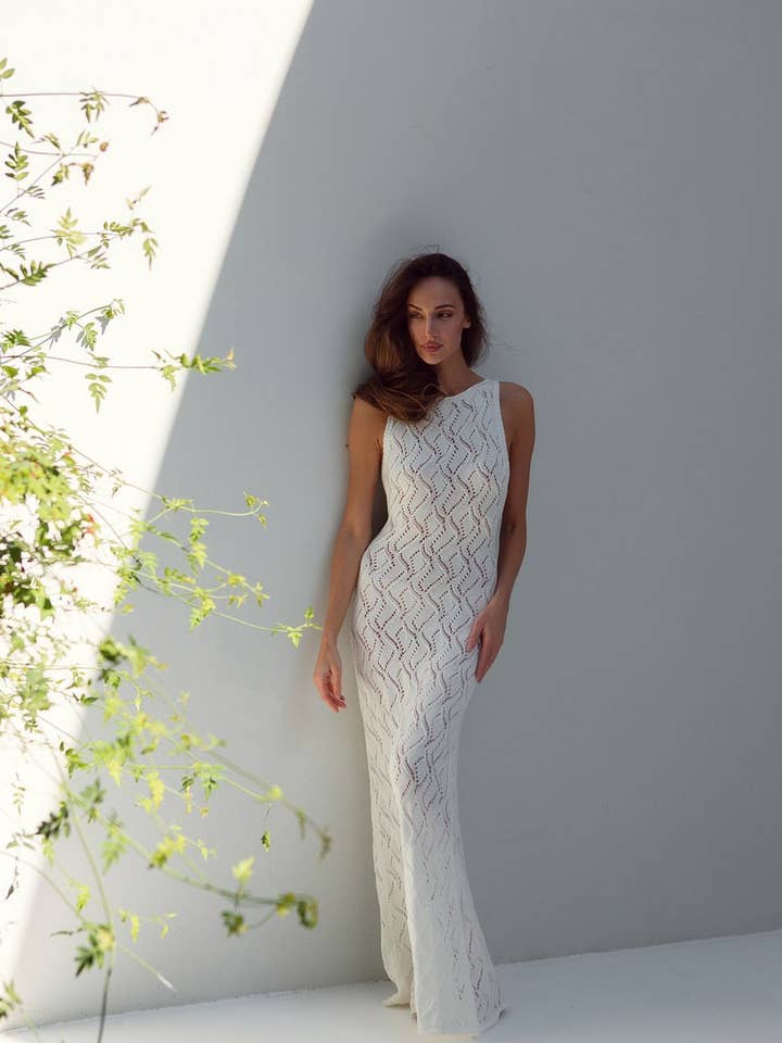 Vestido maxi sin mangas con patrón calado Rafaella para venta al por mayor de Nenya Fashion Limited