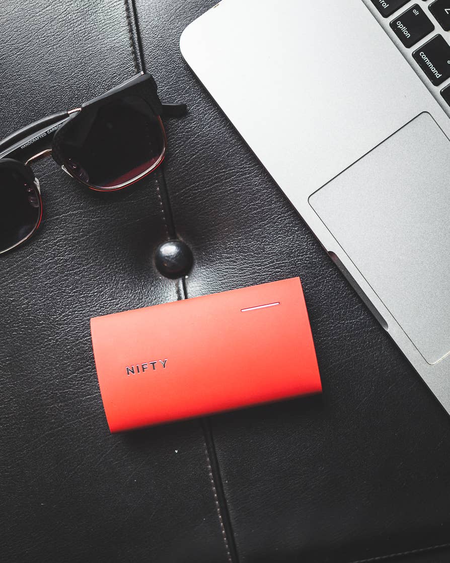 NIFTY Electronics – wholesale Bärbar laddare – Nifty bärbar laddare 6800 mAh – svart4