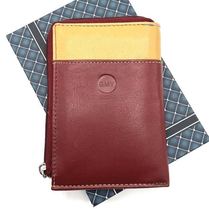 Porte-passeport en cuir véritable, marque GMV, art. PASSE GMV80 pour la vente par Suie Valentini srl