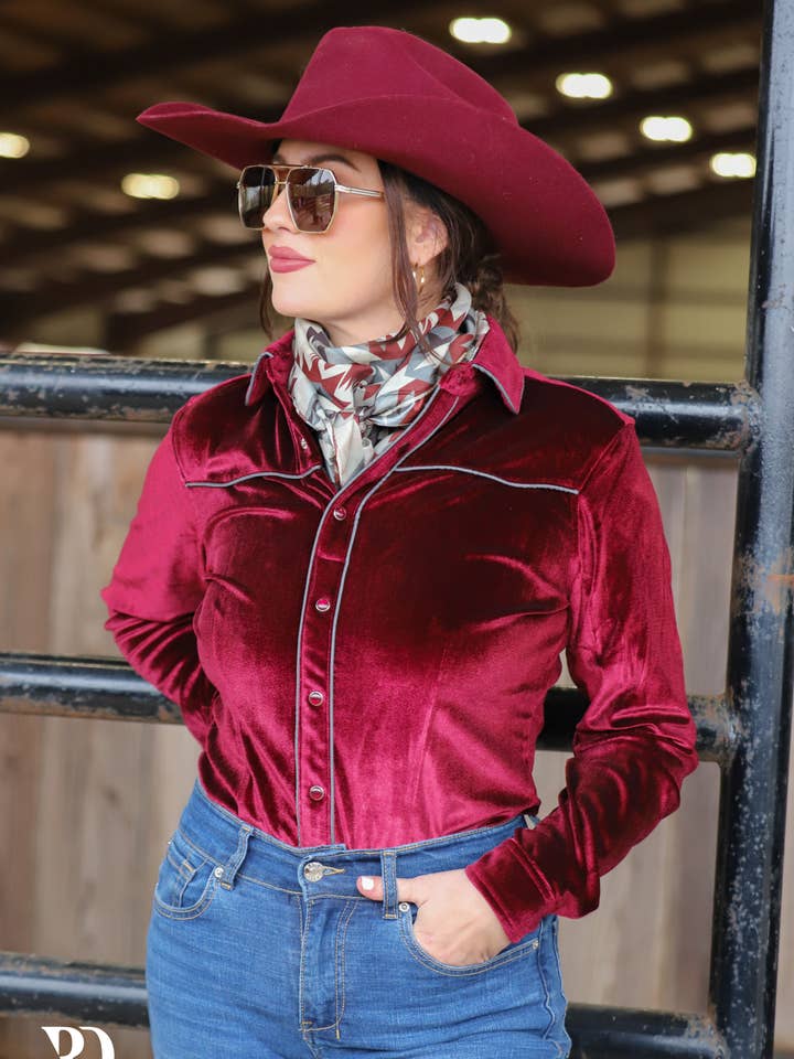 CHEMISE DE PERFORMANCE EN VELOURS CANNEBERGE (ADULTE) pour la vente par Ranch Dress'n