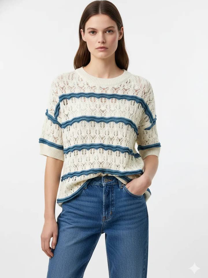 Pull manches coutes ajouré @24072_PulMCAjoure pour la vente par Mimi & Gogo