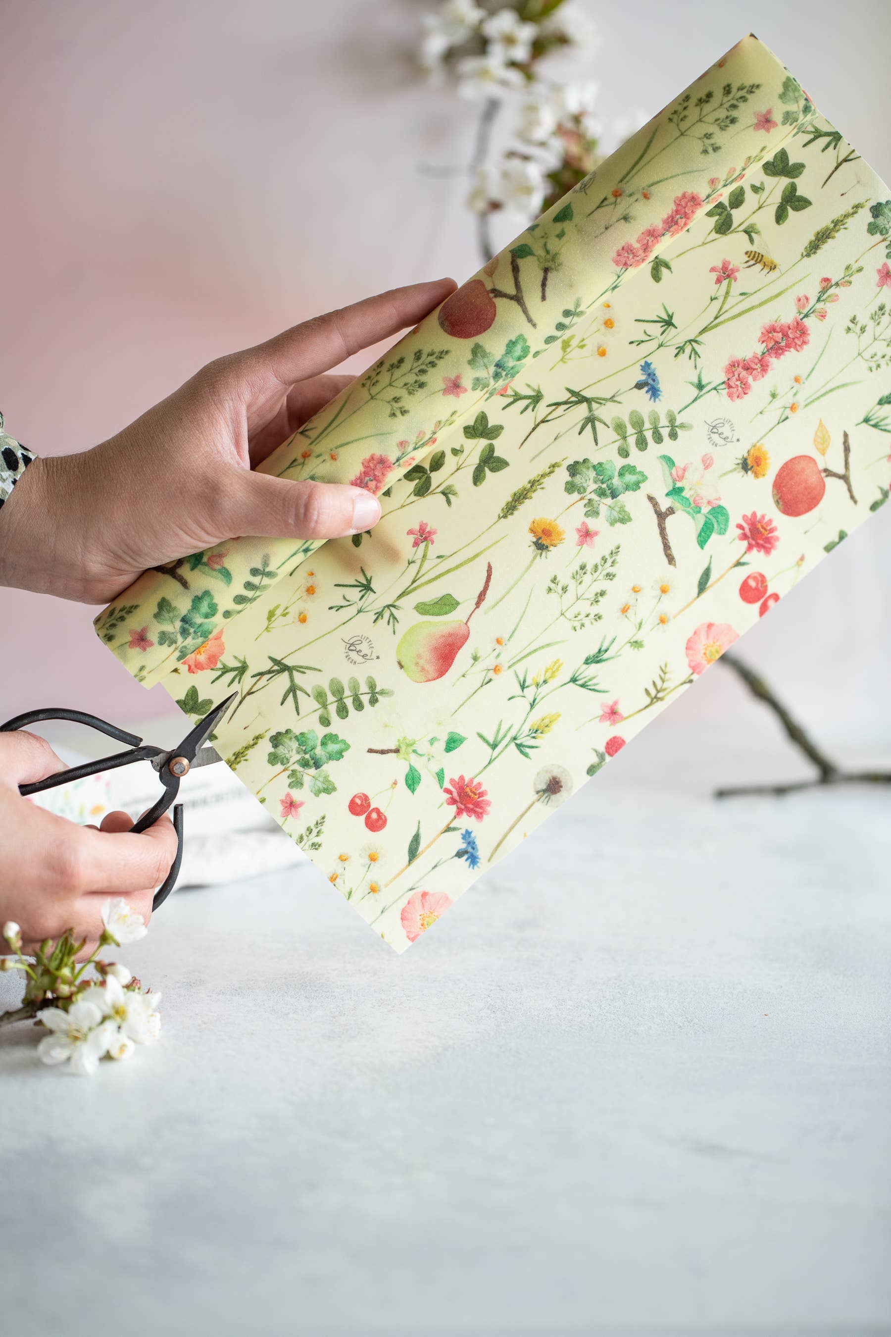 little bee fresh - Vente Sachet de conservation/film alimentaire - Rouleau de tissu en cire d'abeille biologique - prairie et verger3