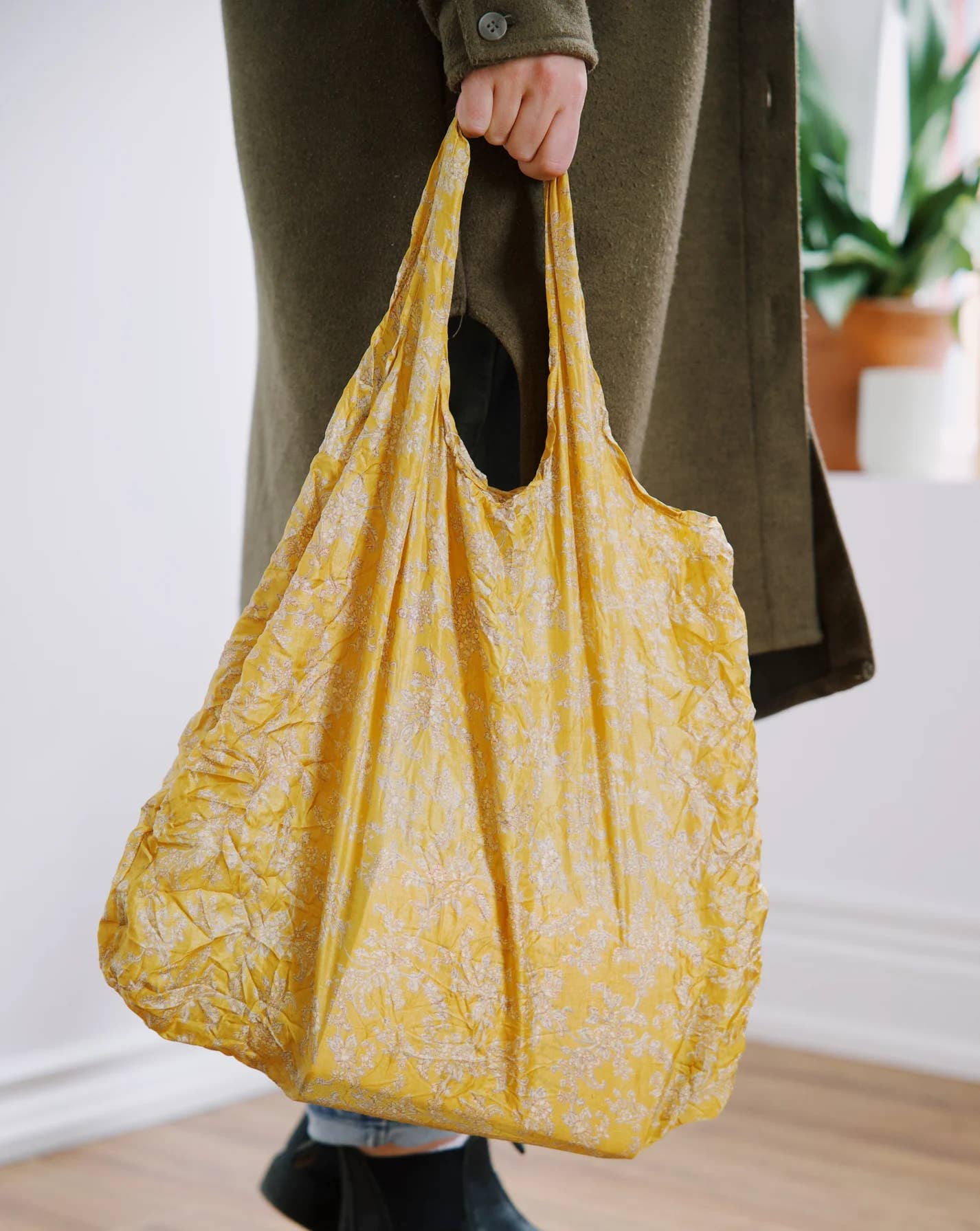 Ethical Global - Wholesale Grocery/Shopping Bag - Shopping/Tote Bag Re-Purposed Sari, Eco-Friendly