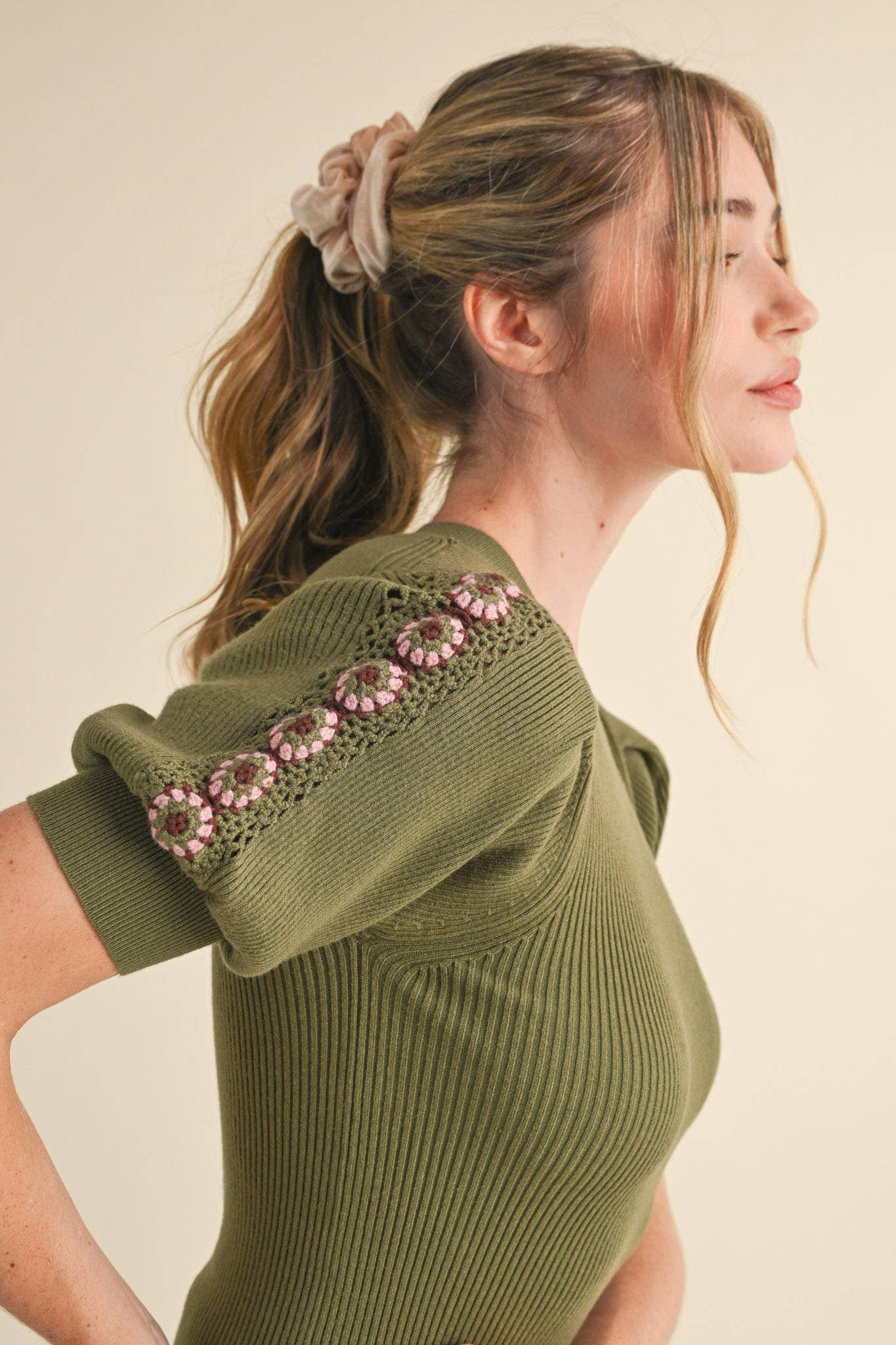 &MERCI - Wholesale Knit Top - Women's - HAND-MADE CROCHET PUFF SLEEVE SWEATER MSW1056713