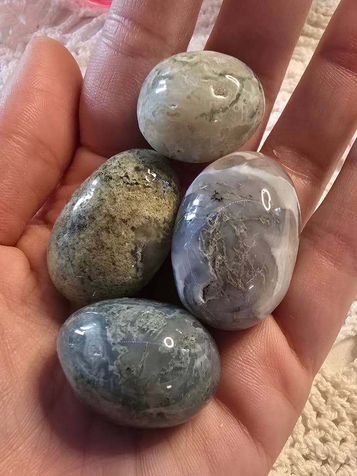 Tumbles de ágata musgo por atacado de Chaotic Crystal Chick Co.