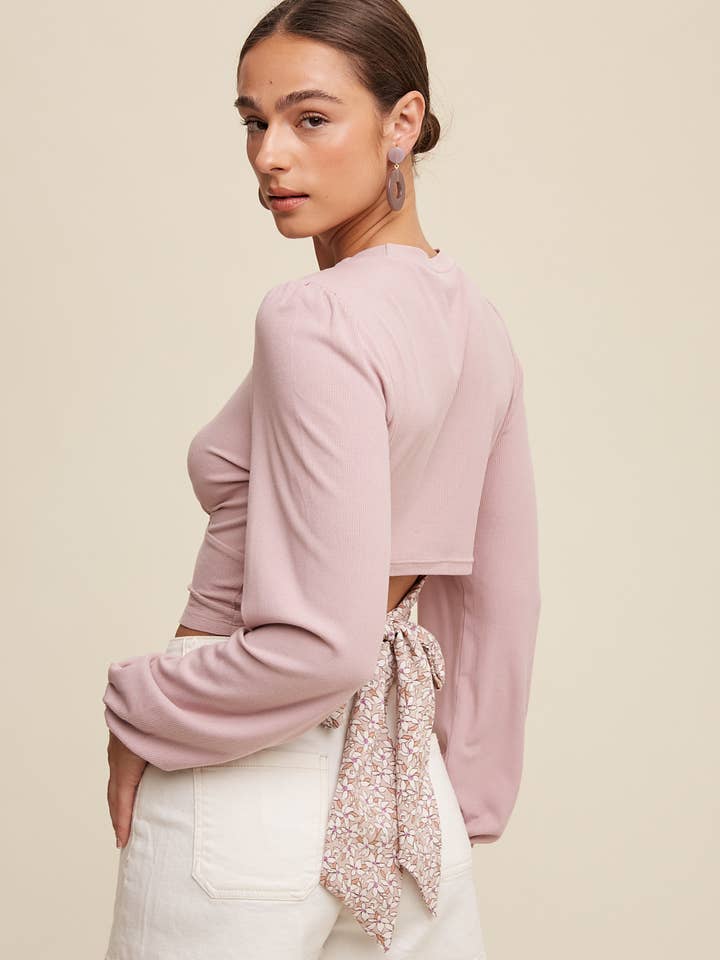 Haut court côtelé à nouer dans le dos avec motif floral pour la vente par Listicle