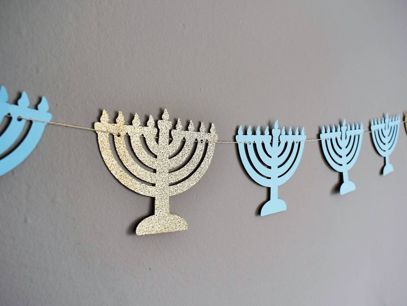 thekitcut – wholesale Hanukkah Decoration – Hanukkah Menora Garland |  LIght Blue  and Gold Menoras 8
