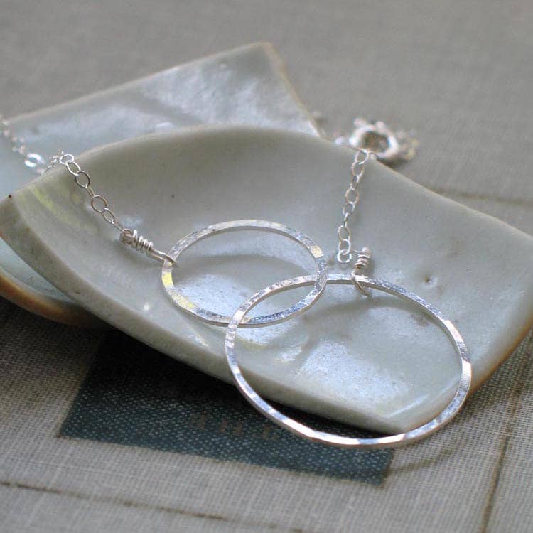 Metamorphosis Metals - Wholesale Pendant/Charm Necklace - Interlocked Circles Necklace1