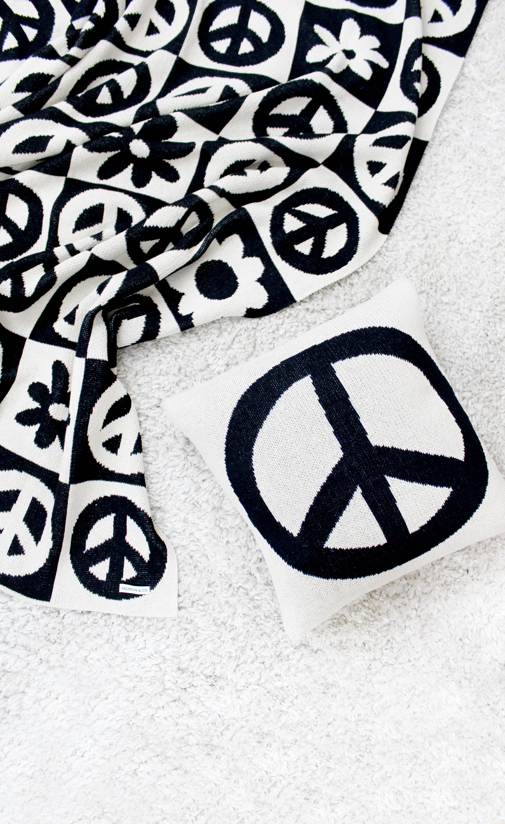Calhoun & Co. - Wholesale Throw/Decorative Pillow - Peace Sign Knit Pillow0