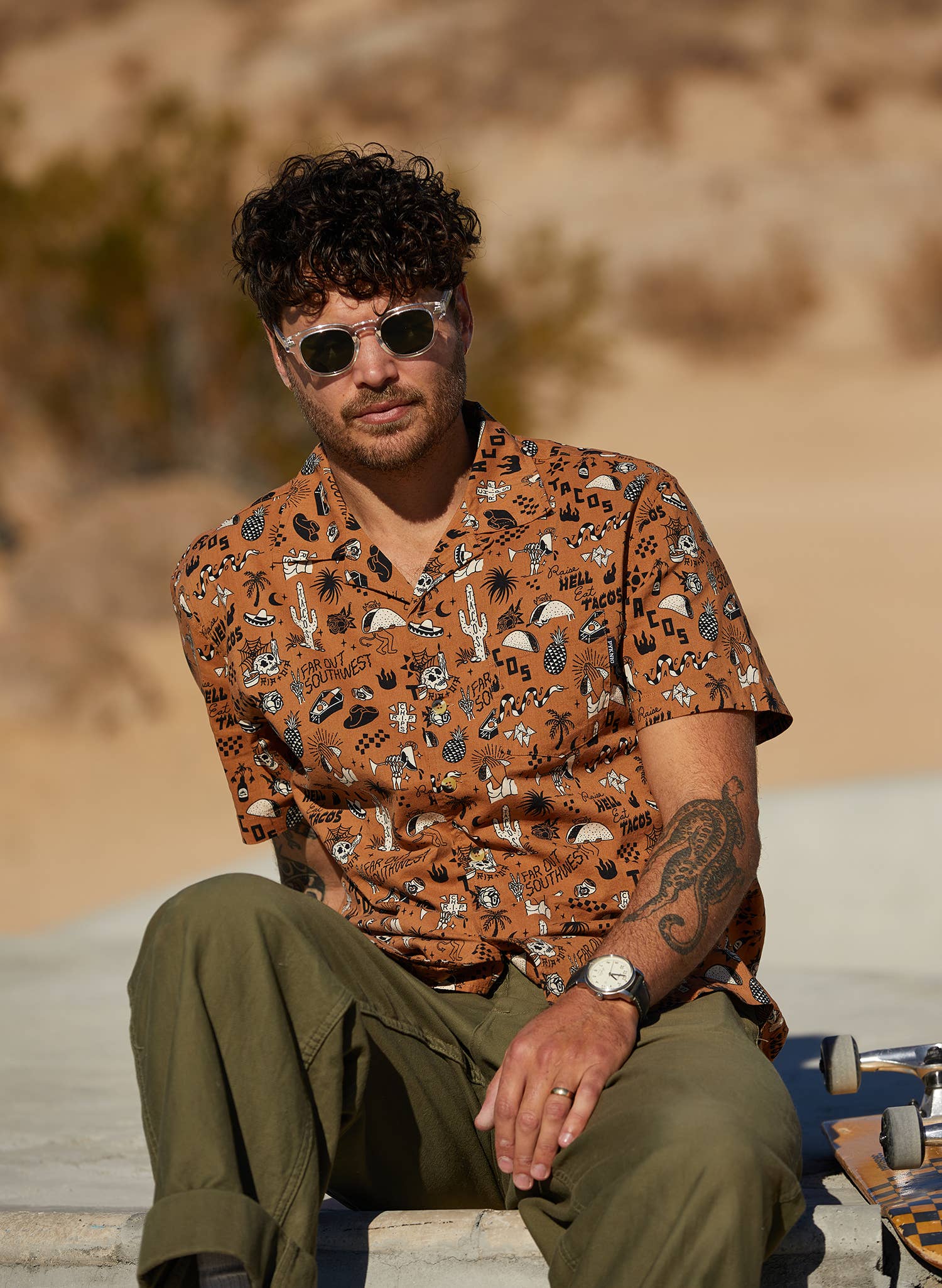 Pyknic - Venta al por mayor Camisa con botones - Unisex - Camisa casual para hombres y mujeres 'Raise Hell Eat Tacos' con botones15