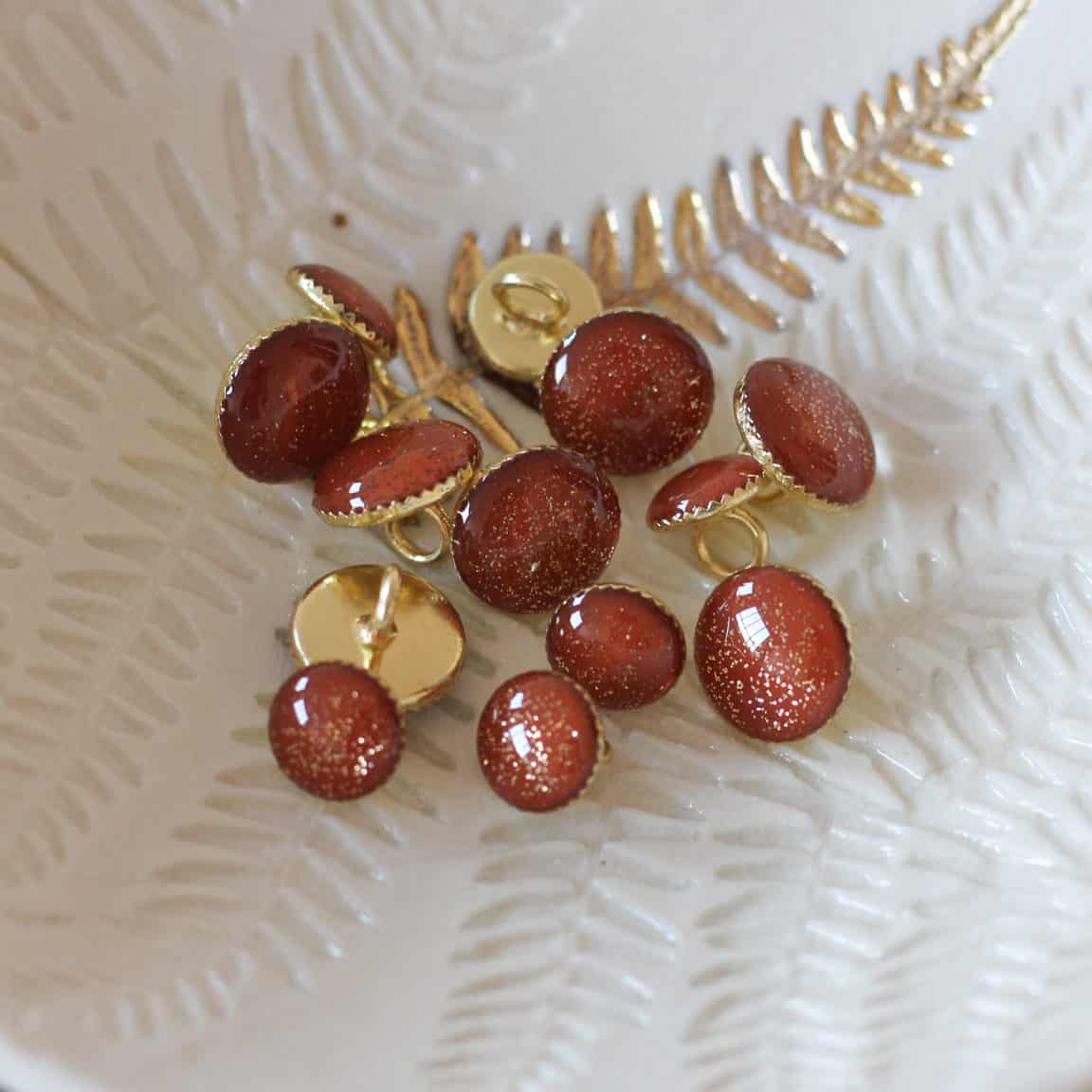 Lise Tailor - Vendita all'ingrosso Bottone a pressione/da cucire - Bottoni a forma di stivaletto con paillettes dorate2