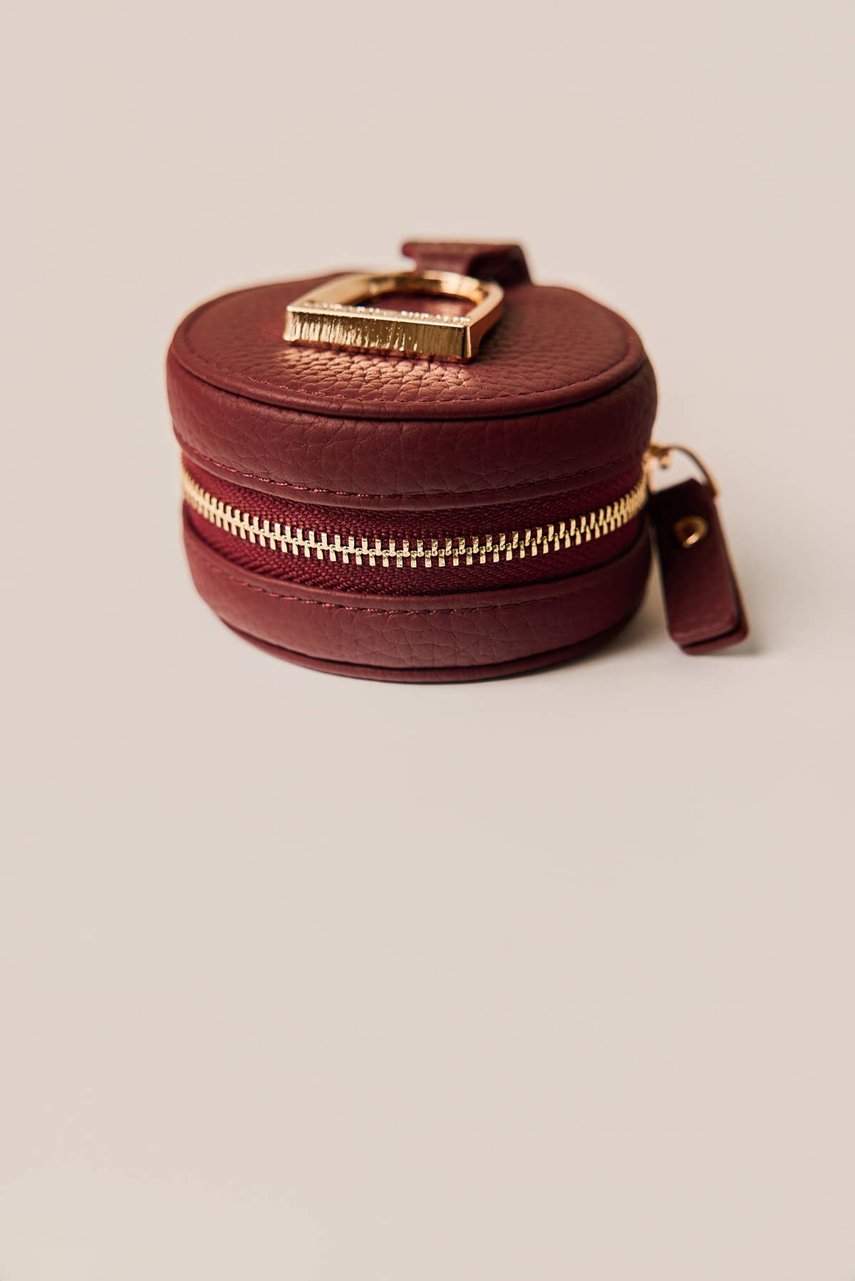 Oakbark & Chrome - Wholesale Coin Purse - Unisex - Stirrup Accessory Keeper in Cabernet1