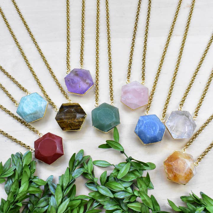 Ewelina Pas Jewelry – wholesale Hänge-/berlockhalsband – Astris/// Guld Ädelsten Hexagon Halsband