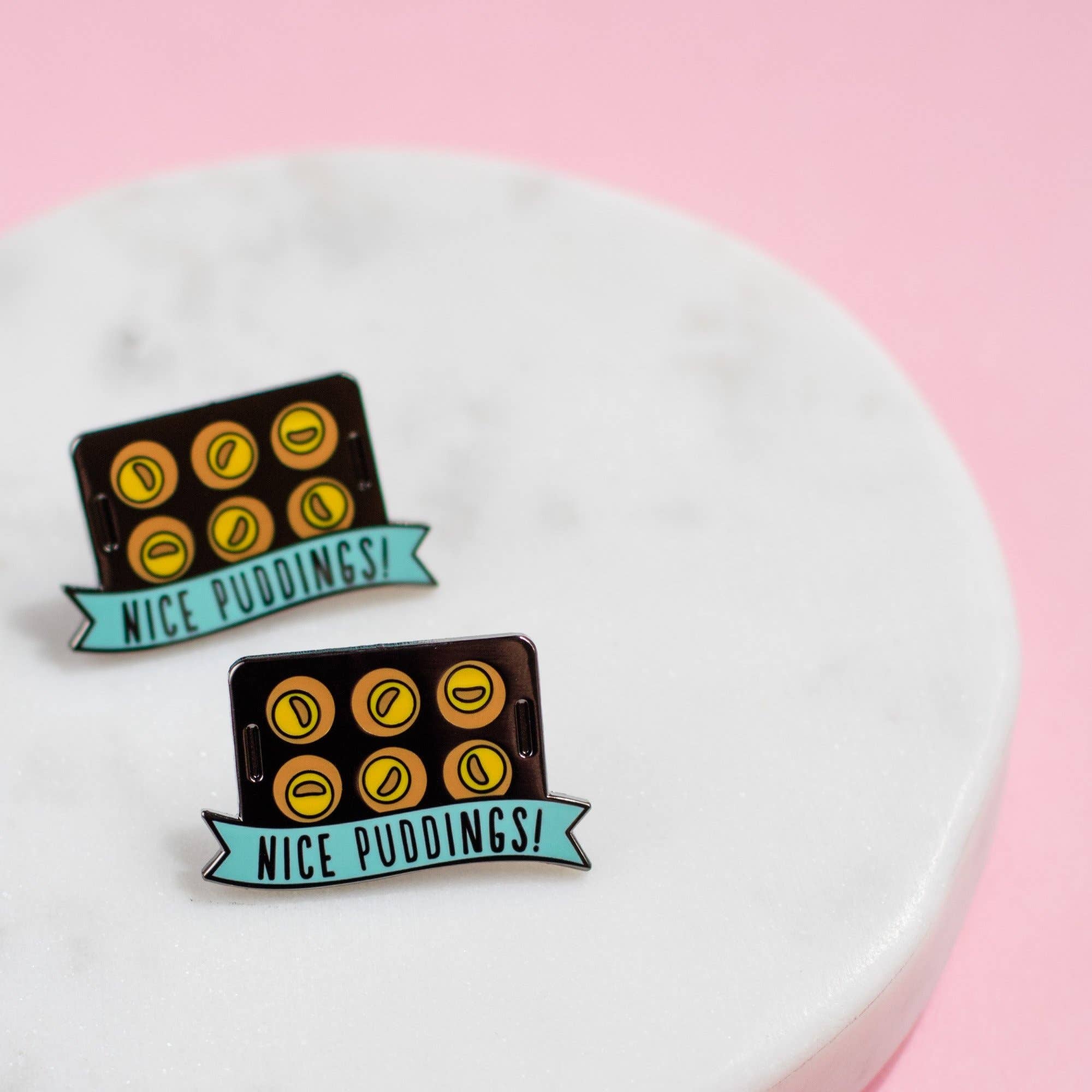 Finest Imaginary – wholesale Lapel pin/button – 'Nice Puddings!' Yorkshire Pudding Tin Pin2