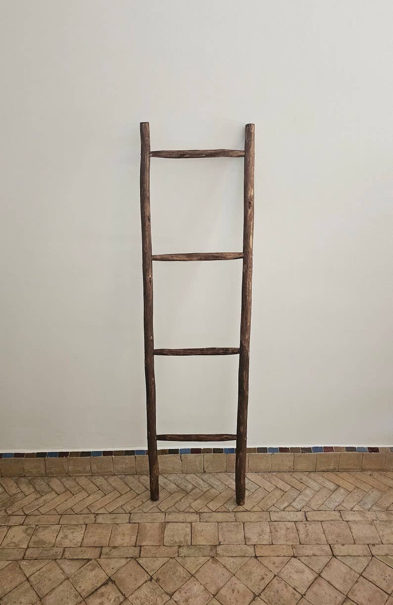 Melecraft – wholesale Free-standing shelf – Decorative Wooden Ladder – Stylish Towel Storage Solution