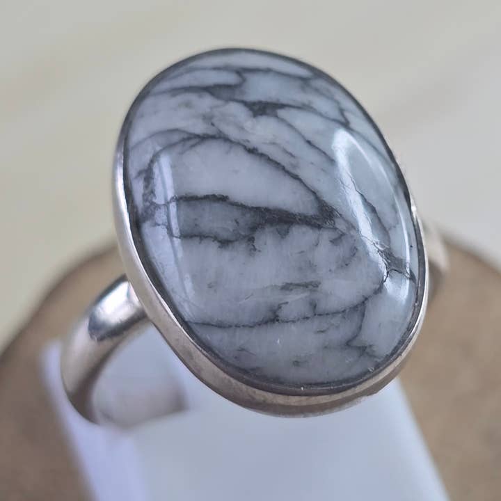 Anillo de plata de ley con pinolita - 4g - UK L para venta al por mayor de Crystal Cove Minerals